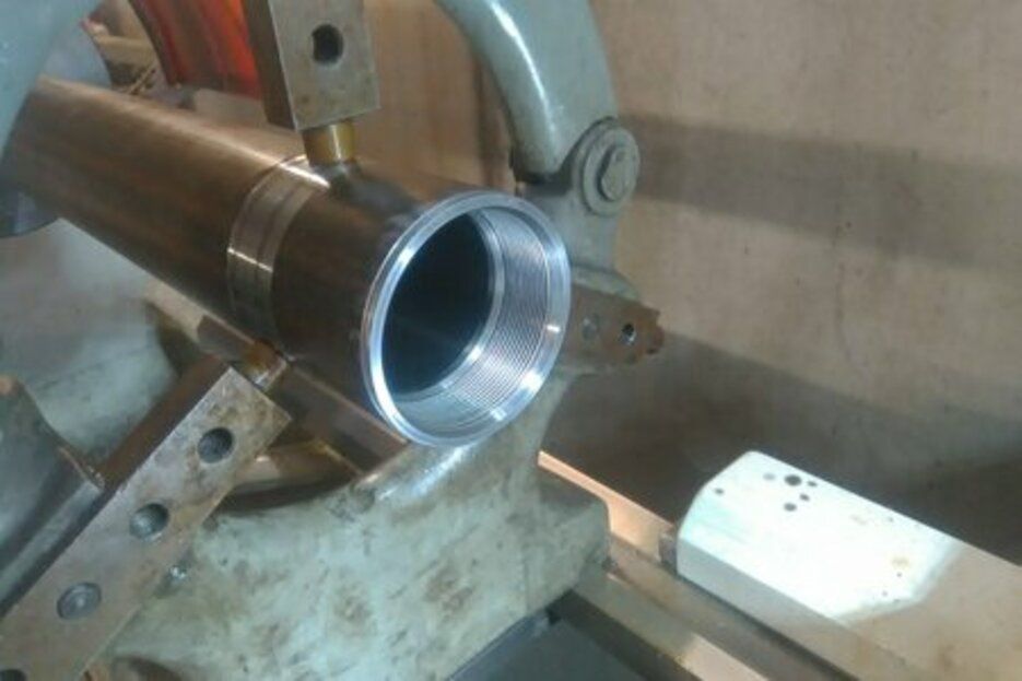 Fabrication de fut de v�rin sur-mesure